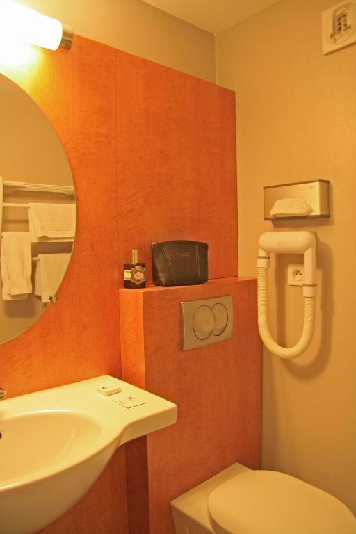 Hotel Du Parc Nantes Ouest オルヴォー エクステリア 写真