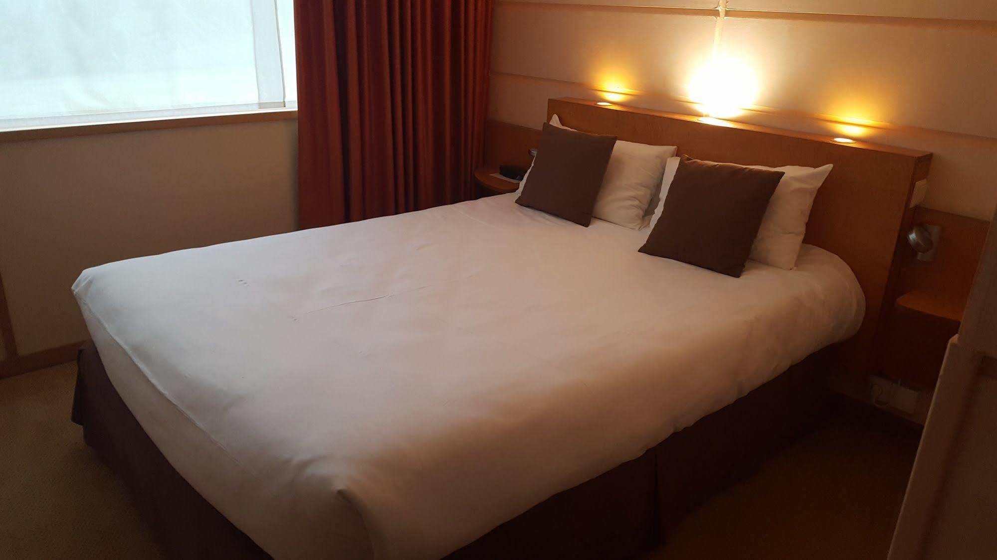 Hotel Du Parc Nantes Ouest オルヴォー エクステリア 写真