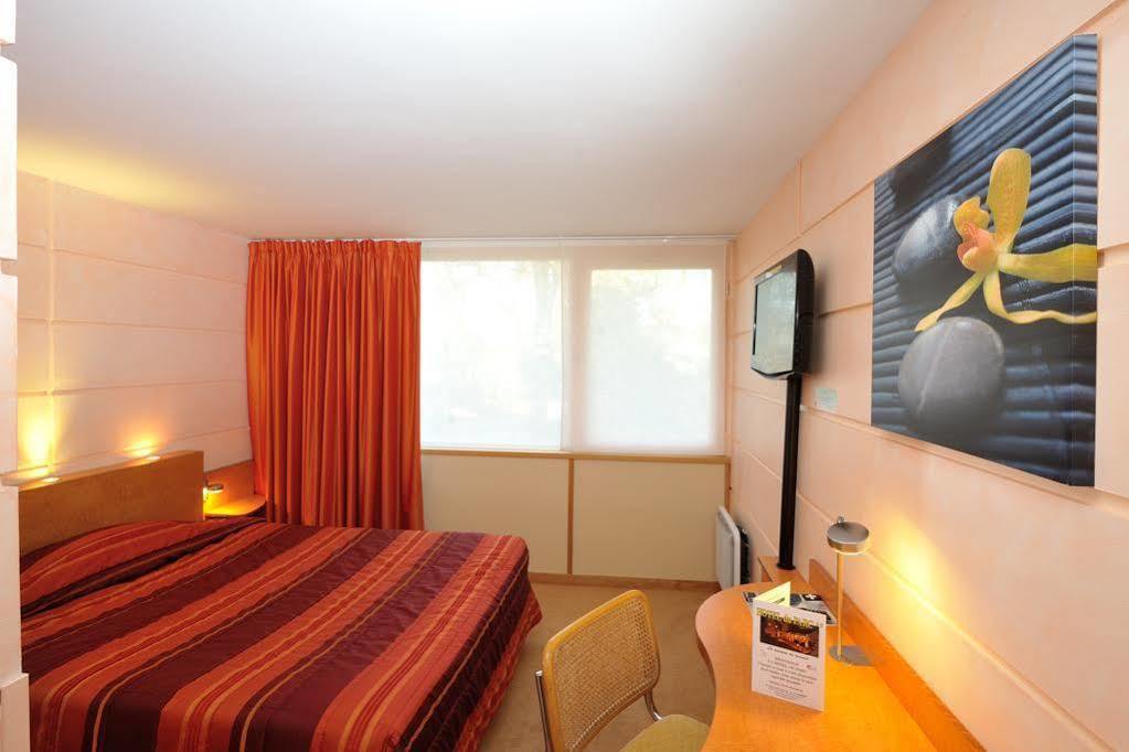 Hotel Du Parc Nantes Ouest オルヴォー エクステリア 写真