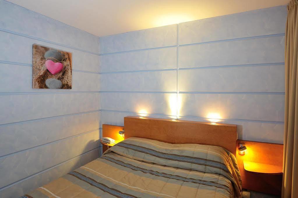 Hotel Du Parc Nantes Ouest オルヴォー エクステリア 写真